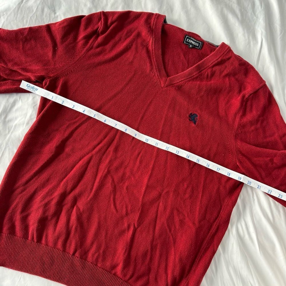 Men’s Express Red Cotton V-Neck Sweater, size medium - Picture 5 of 11